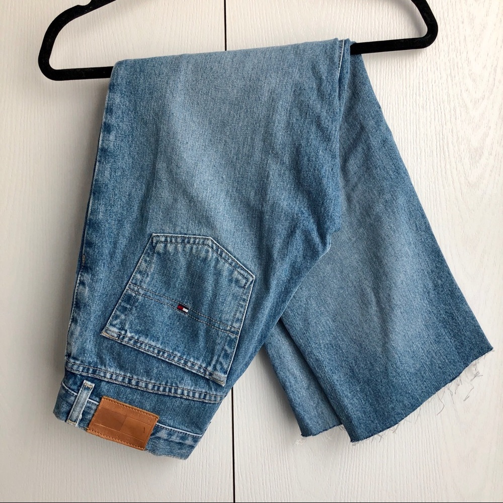 VINTAGE TOMMY HILFIGER RAW HEM DENIM JEANS